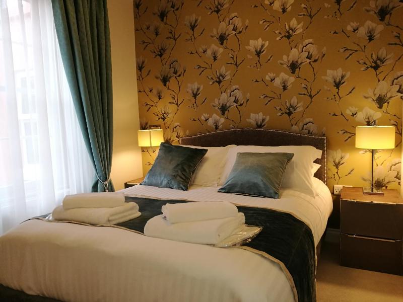 The Devon Court - image 36