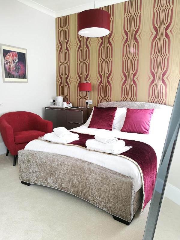 The Devon Court - image 31