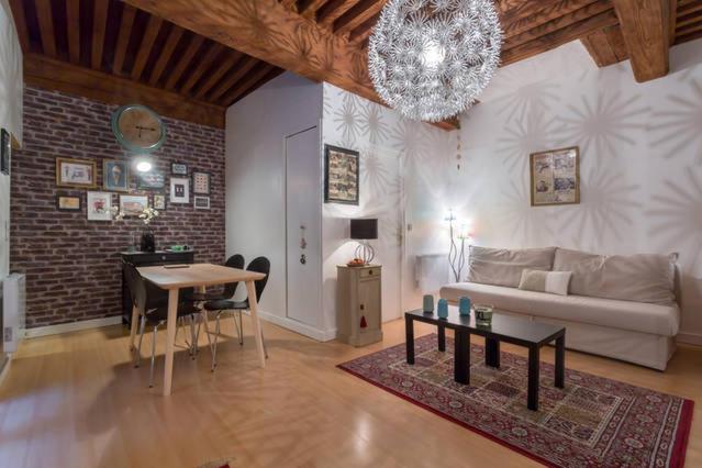 Studio Apartment image 2