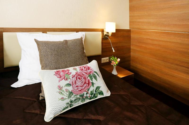 Deluxe Double Room image 4