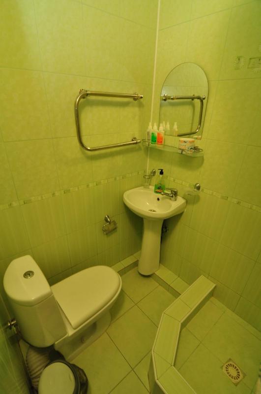 Twin Room image 2