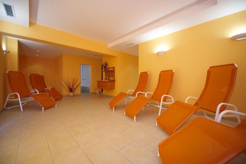 Hotel Pariente - image 27