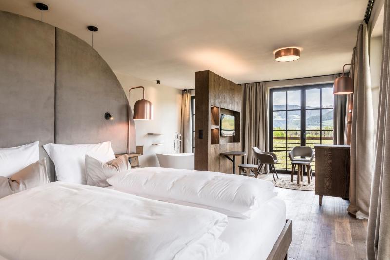 Suite with Lake View image 2
