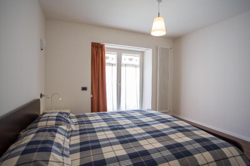Two-Bedroom Apartment with Terrace (2-5 Adults) image 2