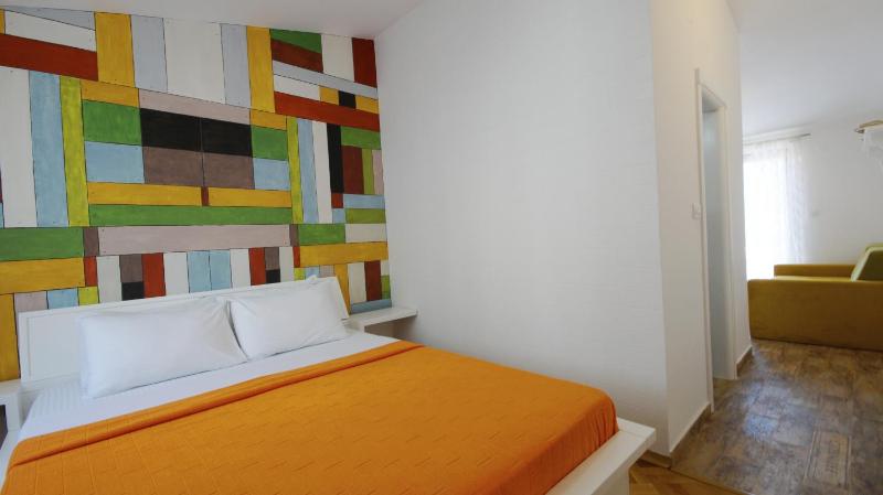 Luxury One-Bedroom Apartment image 1
