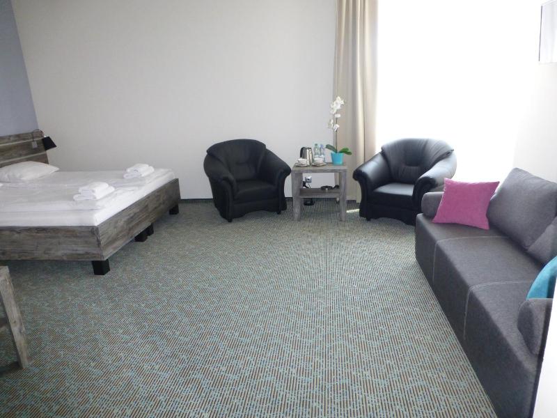 Triple Room with Balcony image 4
