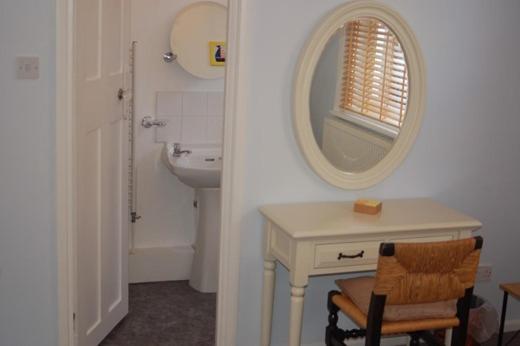 Double Room with Private Bathroom image 3