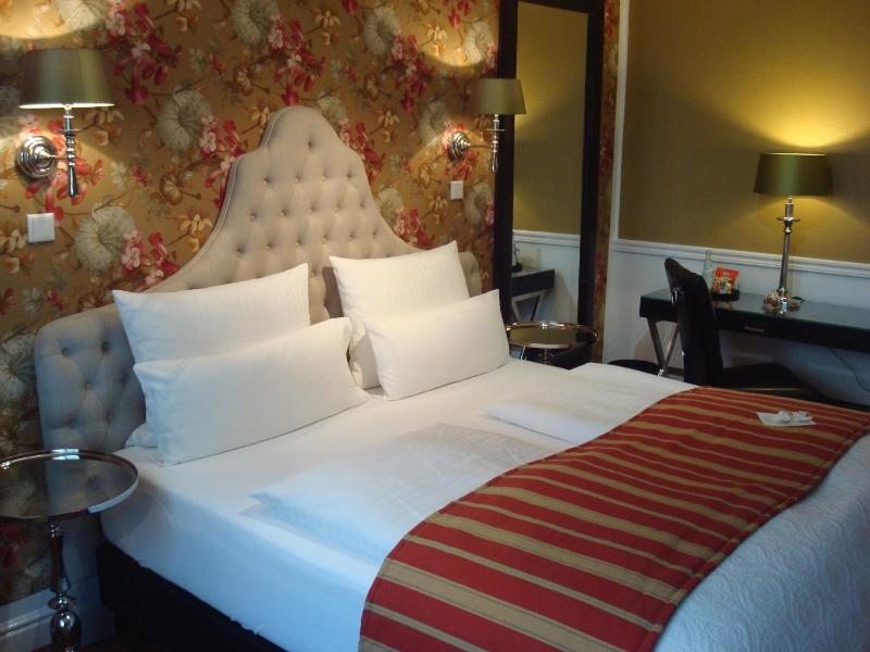 Superior Double Room image 2