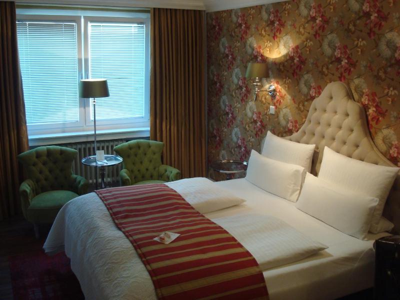 Superior Double Room image 3