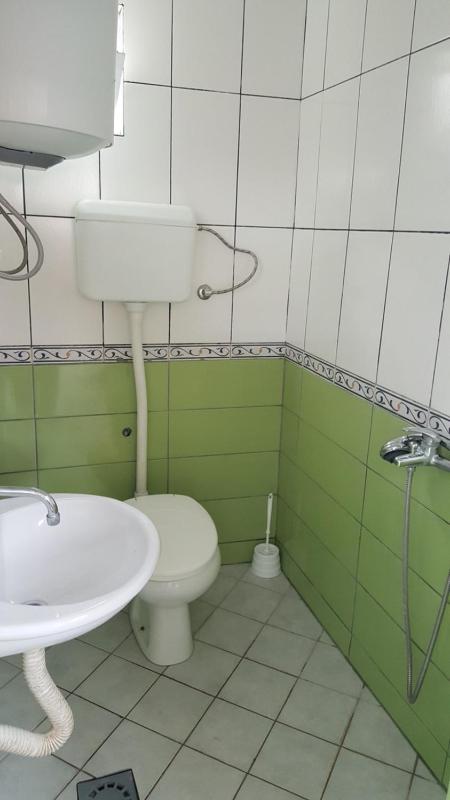 Triple Room with Shared Bathroom image 2