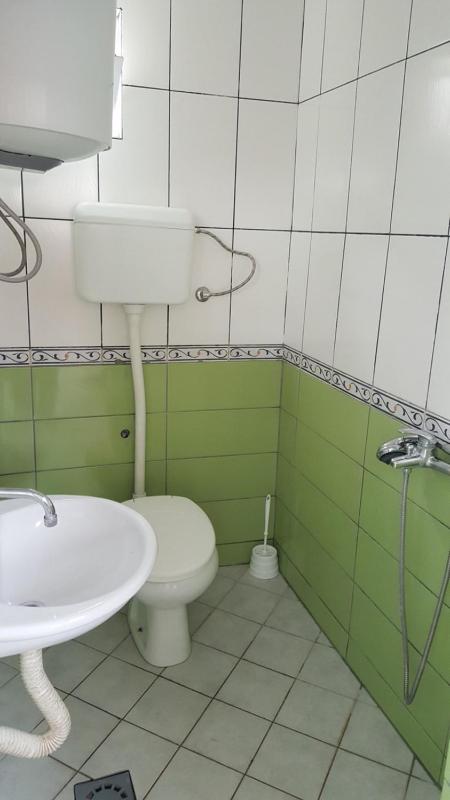 Triple Room with Shared Bathroom image 3