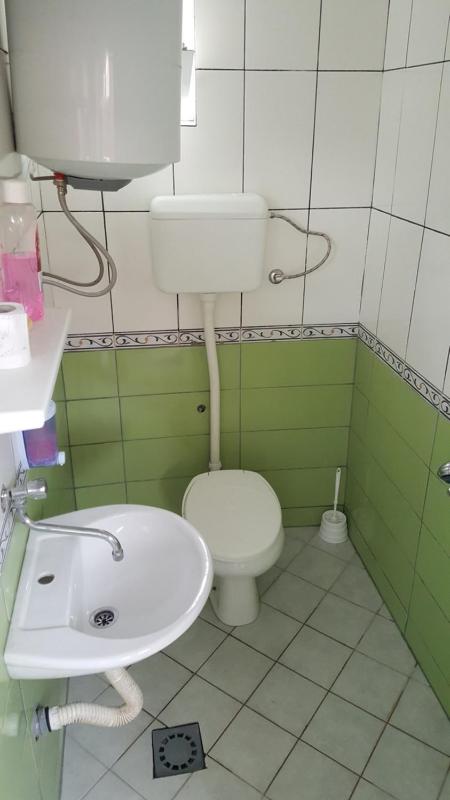 Triple Room with Shared Bathroom image 4
