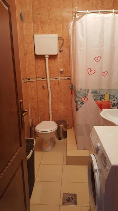 Twin Room image 4