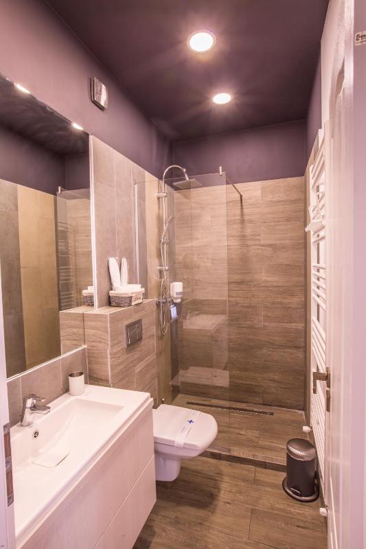Studio Apartment image 3