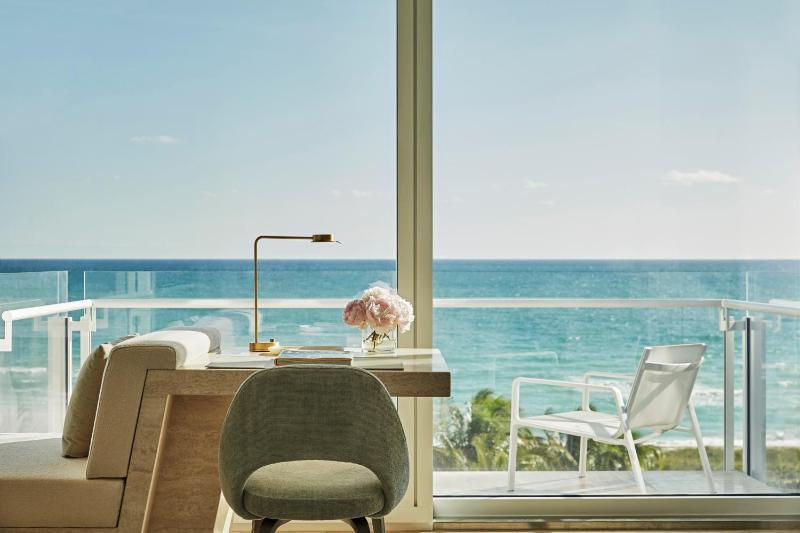 Oceanfront King Room image 4
