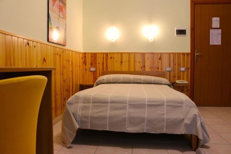 Superior Single Room image 4