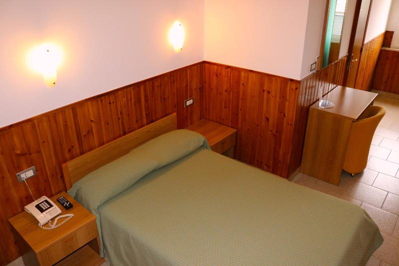 Superior Single Room image 2