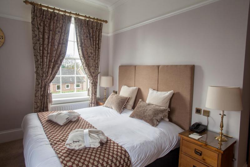 Executive Double or Twin Room image 4
