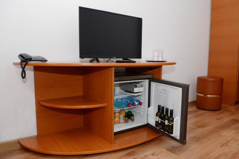 Twin Room image 2