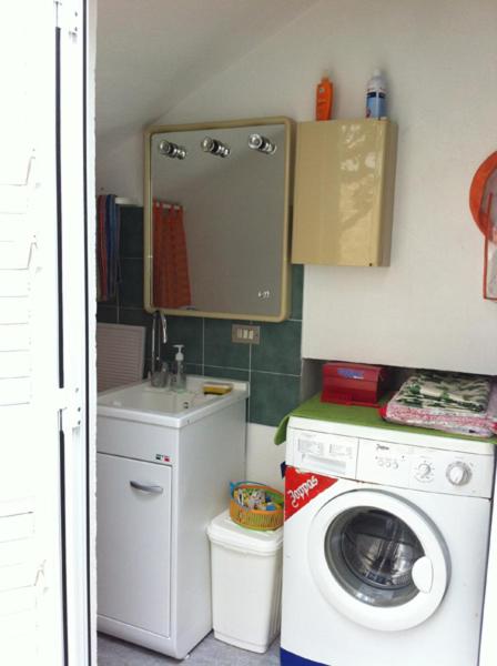 One-Bedroom Apartment image 2