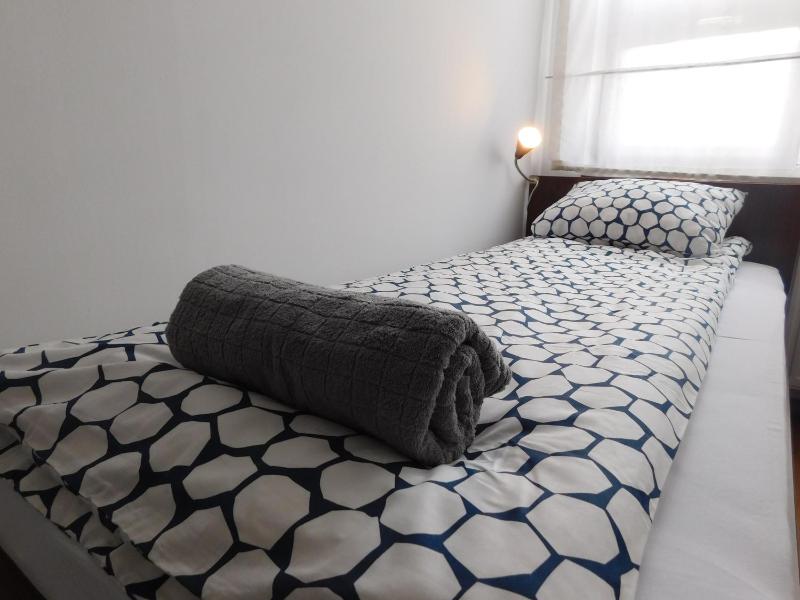 Single Room with Shared Bathroom image 1