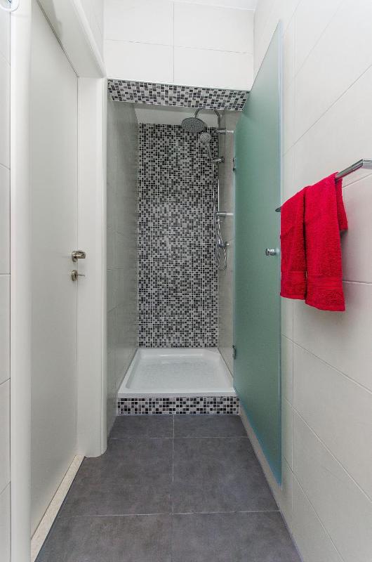 Deluxe Double Room with Shower image 4