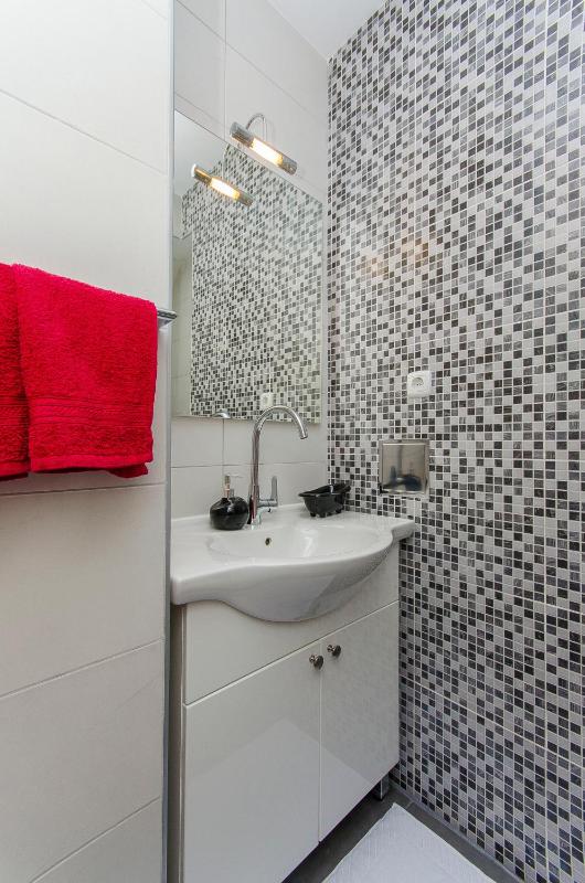 Deluxe Double Room with Shower image 3