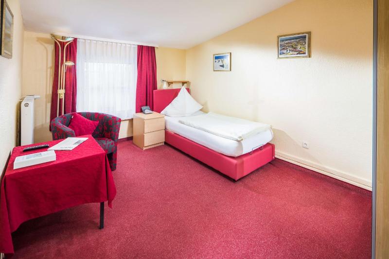 Single Room image 2
