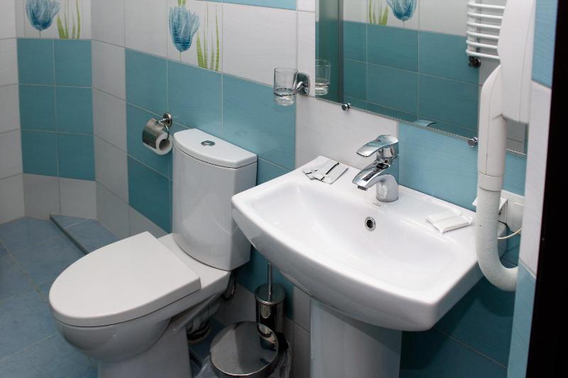 Large Twin Room image 1