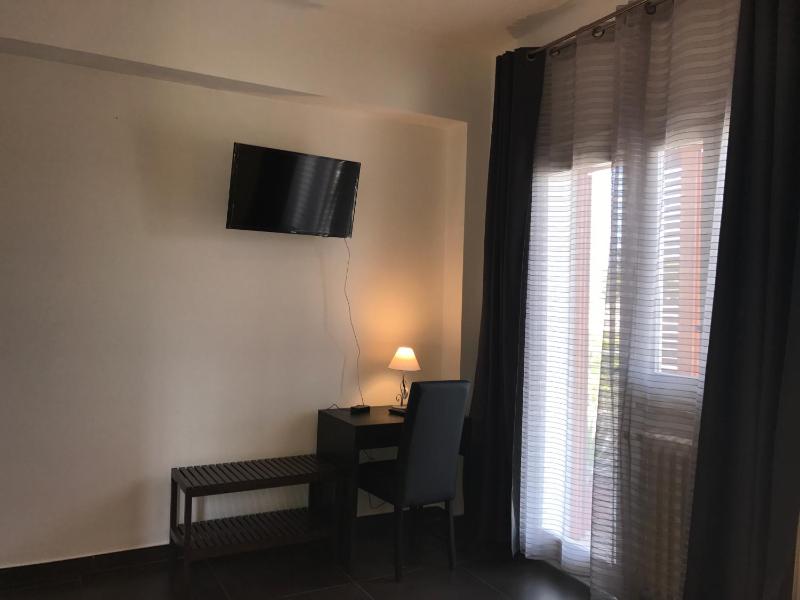 Double or Twin Room with Private Bathroom image 3