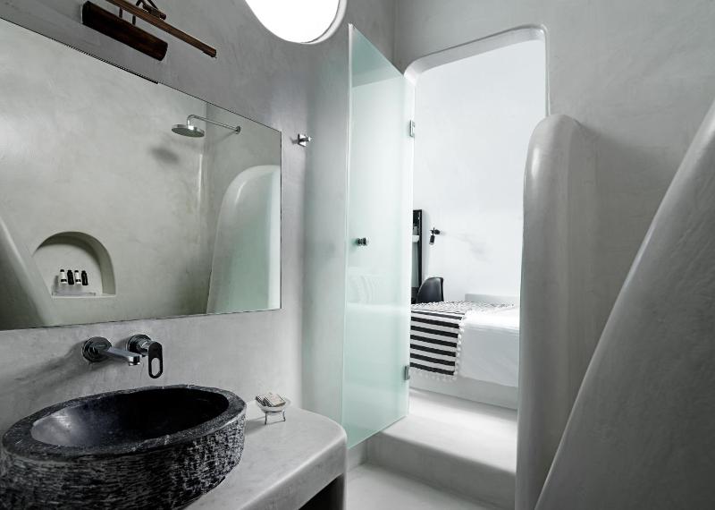 Suite with Private Indoor Hot Tub and Caldera View image 3