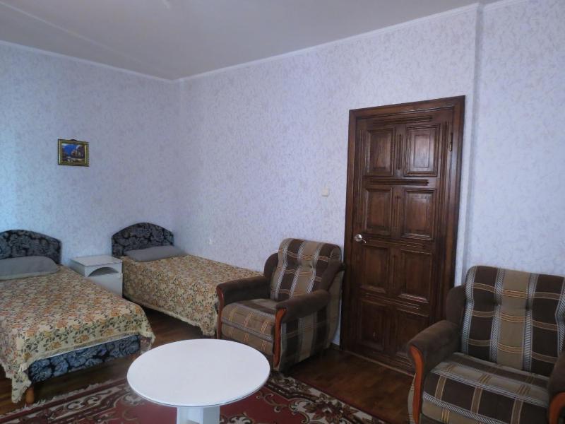 Family Room image 1