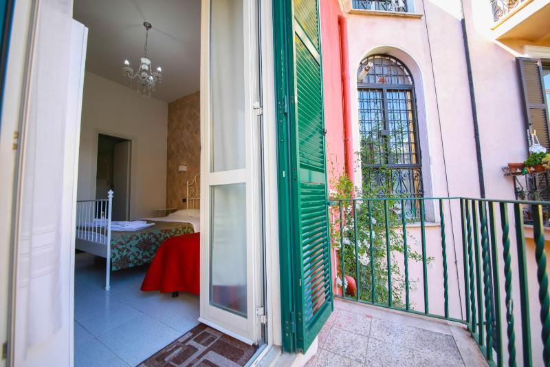 Triple Room with Balcony image 1