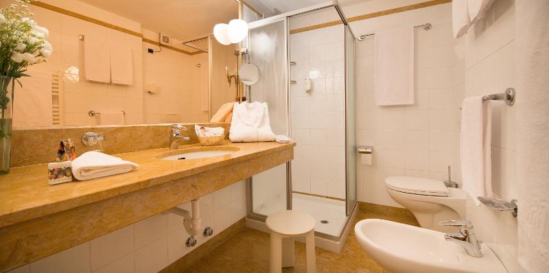 Hotel Baita Montana - image 23