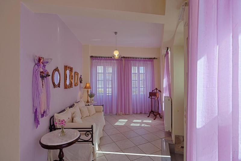 One-Bedroom Apartment with Sea View image 4