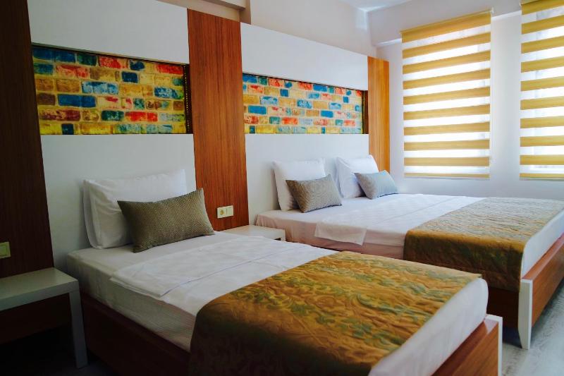 Large One-Bedroom Apartment (4 Adults) image 3