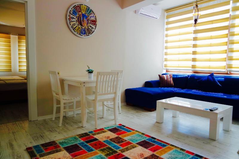 Large One-Bedroom Apartment (4 Adults) image 4