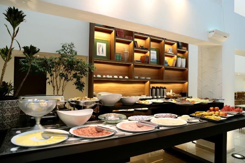 Oasis Tower Hotel - image 9