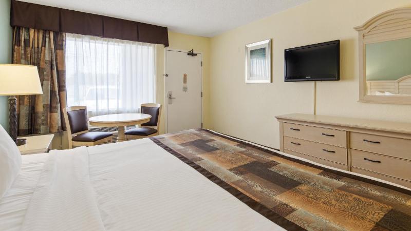 King Room - Non Smoking image 3