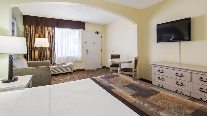 Queen Room - Non Smoking image 3