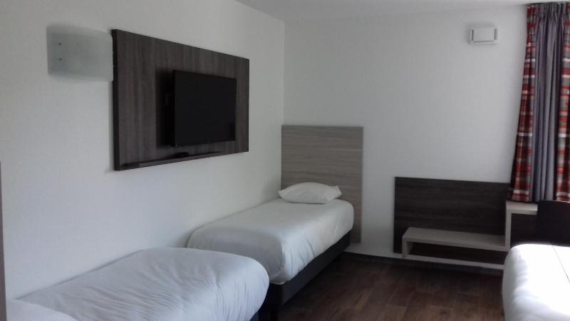 Superior Family Room image 2