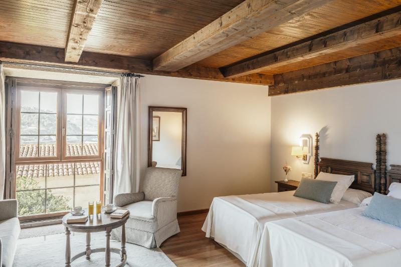 Standard  Double Room image 3