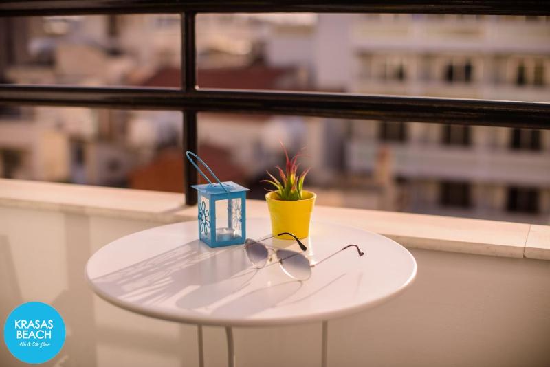One-Bedroom Apartment with City View image 2