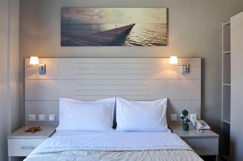 Studio Apartment with Sea View image 4