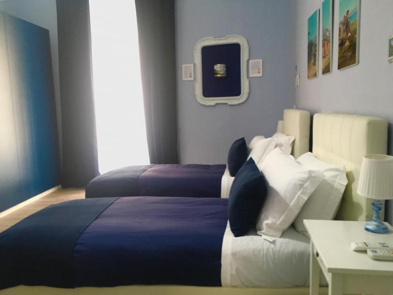 Triple Room with Private Bathroom image 3