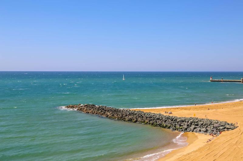 Double Room with Ocean View image 1