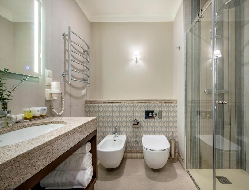 Executive Double Room image 3