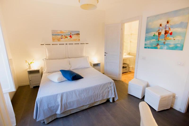 Double or Twin Room with Partial Sea View image 1