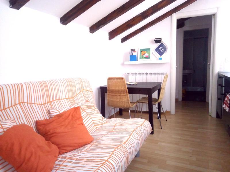One-Bedroom Apartment image 3