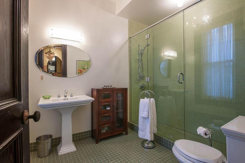 Deluxe Double Room image 2